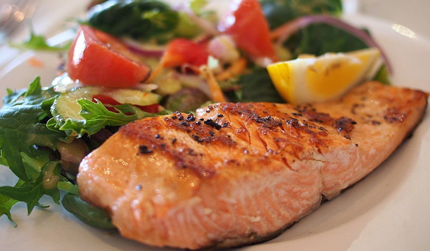Salmon salad student meal Salmon salad plated up