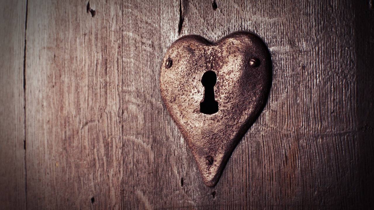 Loughborough students door with a heart key