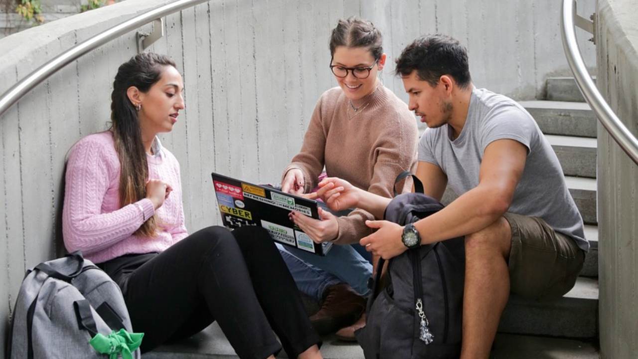 Loughborough students sharing iseas at our Loughborough student accommodation