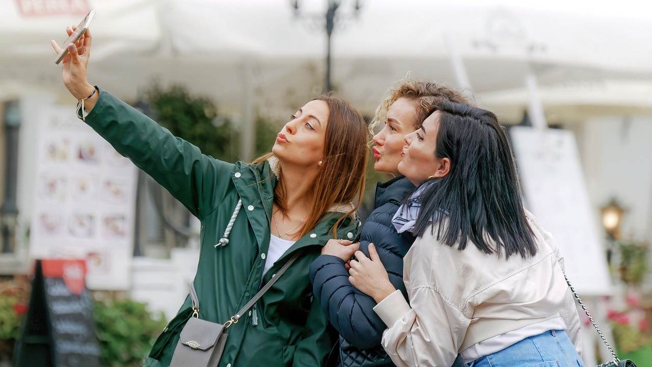 Loughborough student friends exploring the city