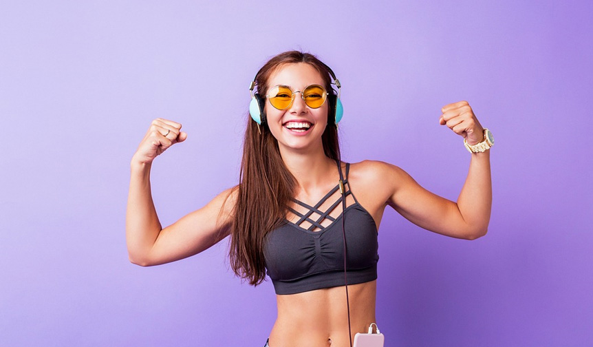 Leicester student working out in Student Beehive Gym