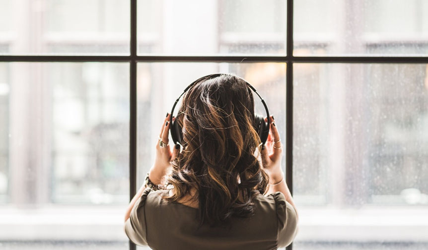 Leicester student at Student Beehive studio accommodation