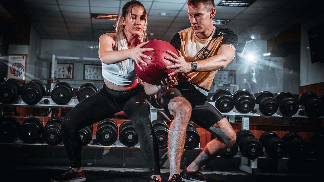 Students at Leicester Student Accommodation using the gym at Leicester University