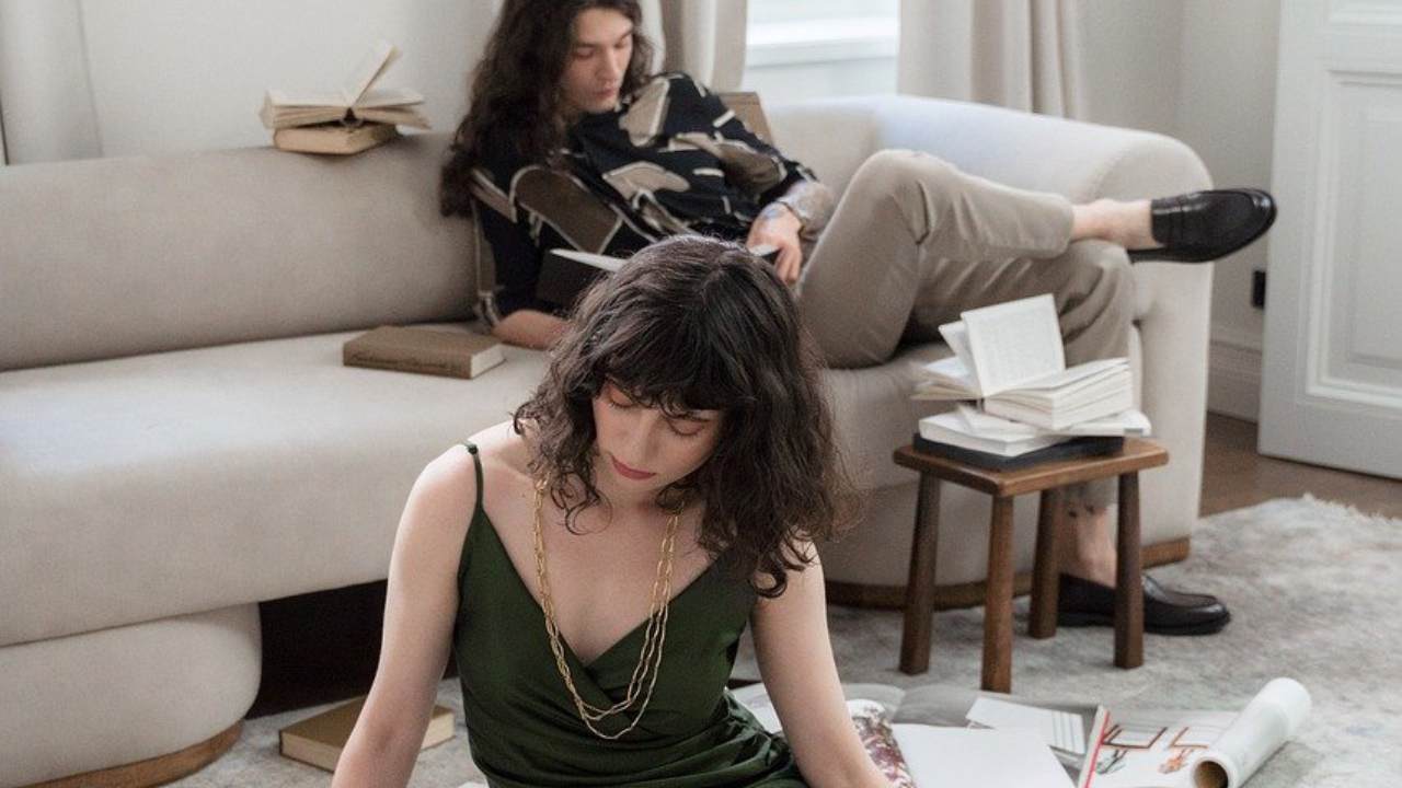 Leicester students in student beehive private halls