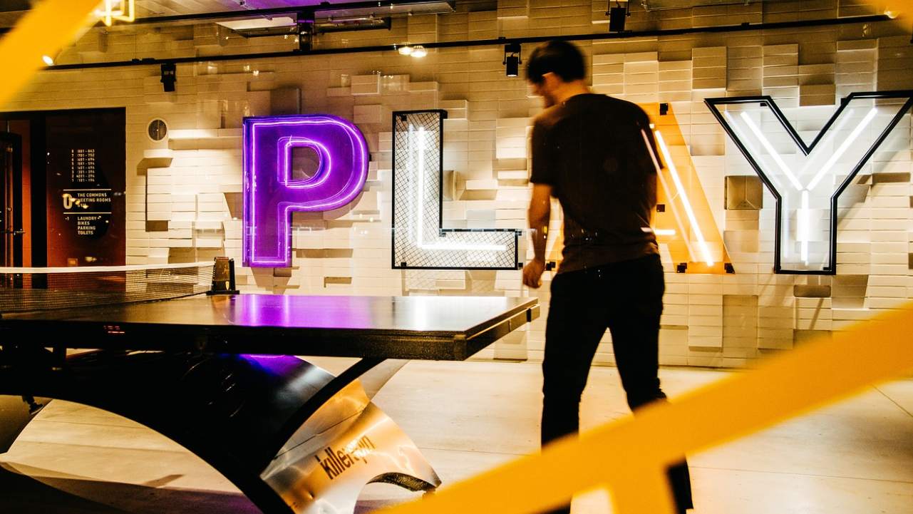Leicester students playing tabble tennis