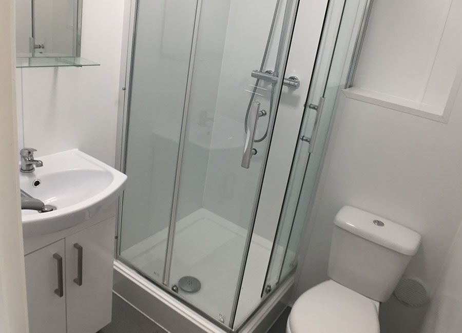 Renaissance House Loughborough Student Accommodation: Standard studio - Fully fitted bathroom with shower, sink and toilet