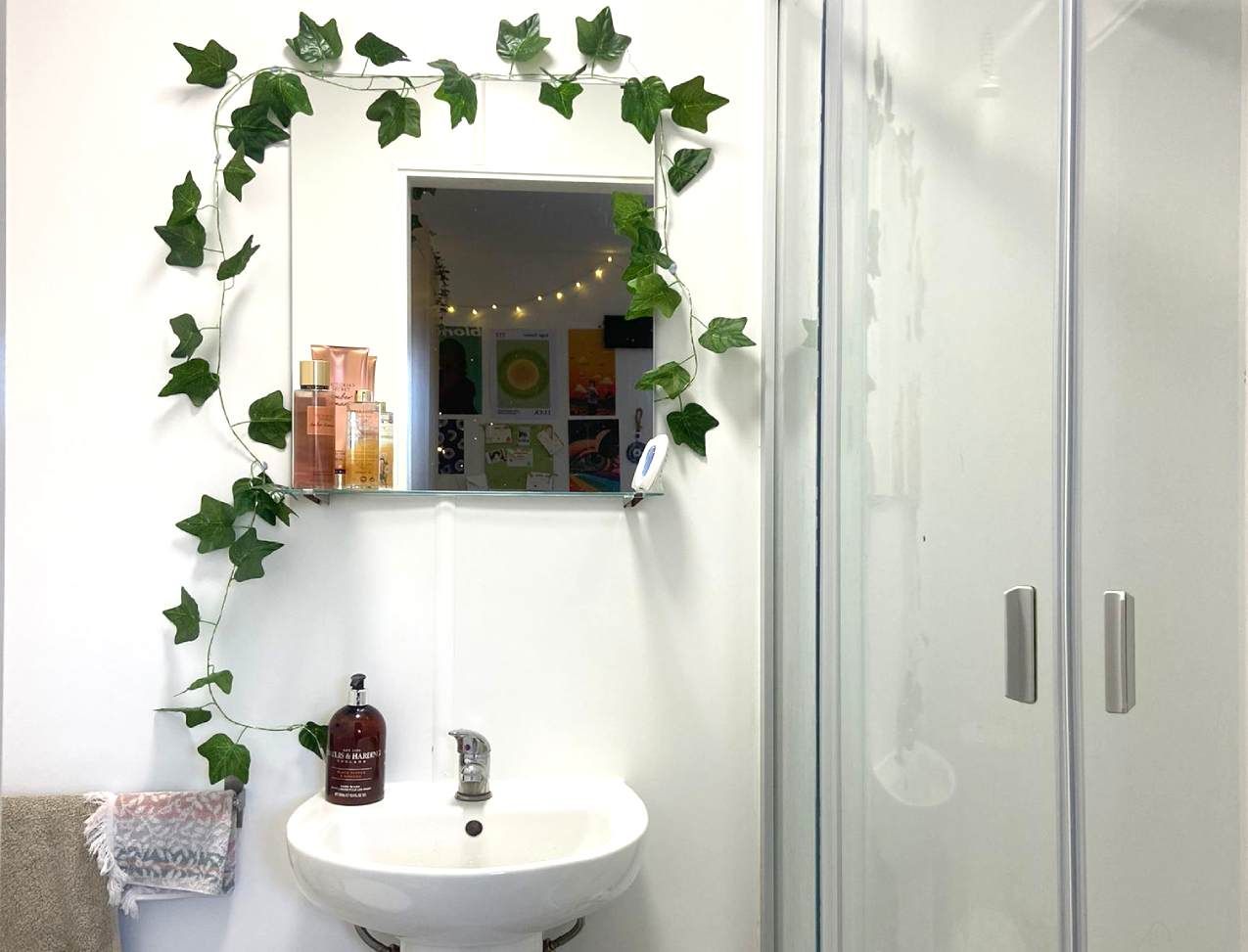 Forest Court: Ensuite Rooms Platinum - shower