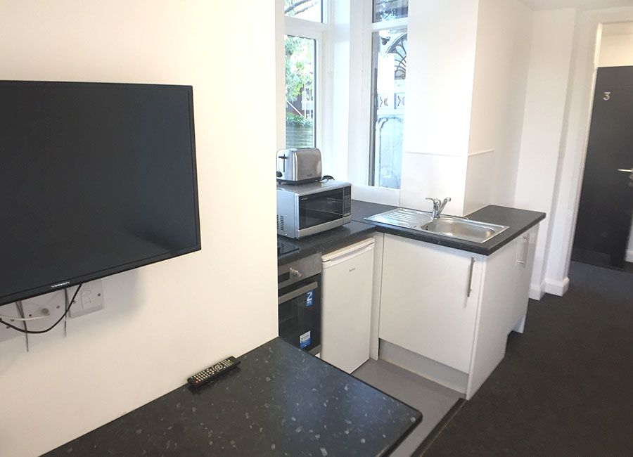 Regent Road Leicester Student Accommodation: Superior Studio - Fully fitted kitchen