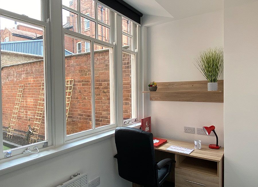 Salisbury Road Leicester Student Accommodation - One Bedroom Flat - Desk and large window