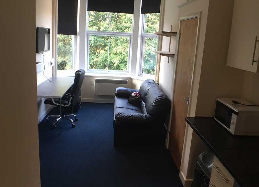 Radmoor House Leicester Student Accommodation - Standard Studios - Large seating Area