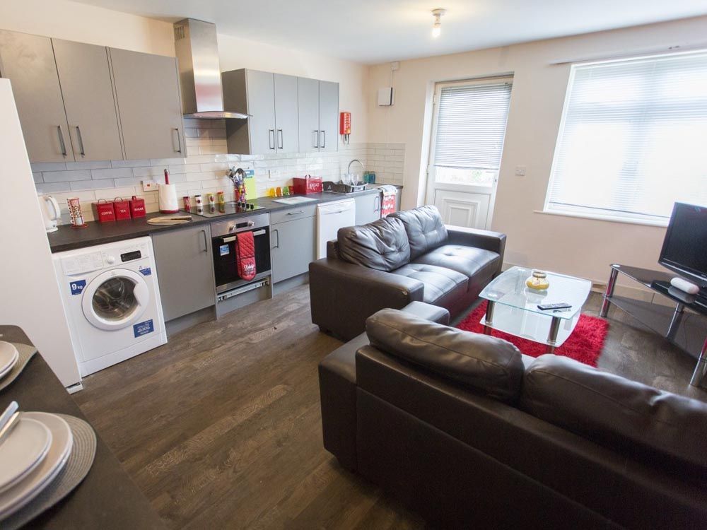 Radmoor House Loughborough shared student kitchens