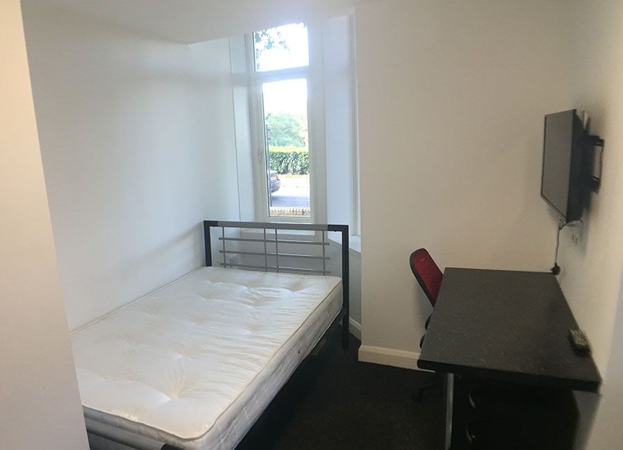 Regent Road Leicester Student Accommodation: Superior Studio - Double Bed and sdesk area