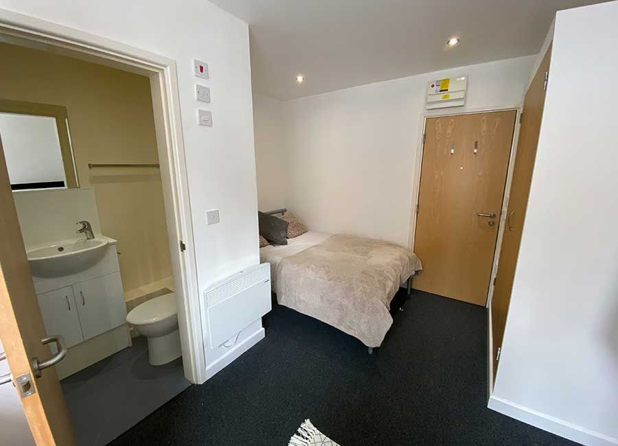 Radmoor House Loughborough Student Accommodation Superior Ensuite with shower, sink and toilet - Open room view