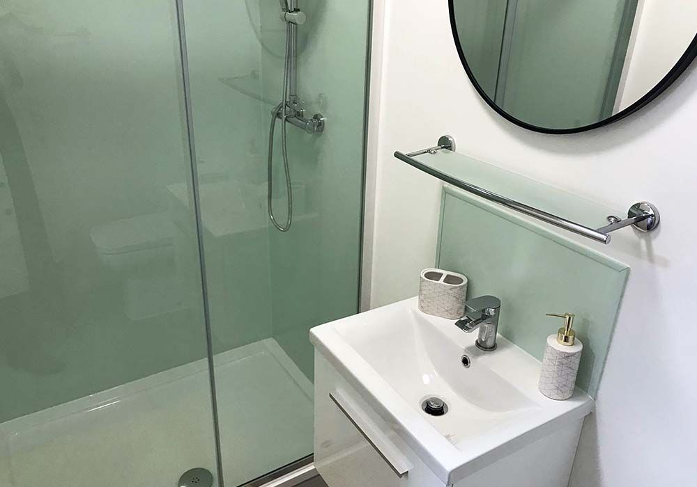 Loughborough Student Studio - Shower and sink