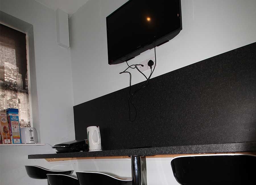 Radmoor House Leicester Student Accommodation - Standard Studios - Large wall mounted tv