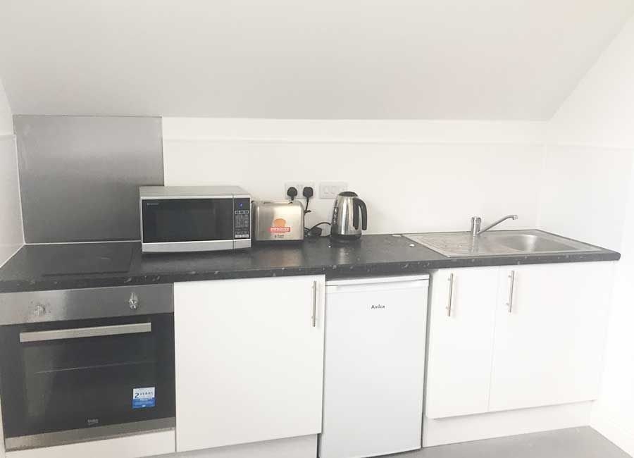 Loughborough Student Accommodation: Forest Rise: One Bed Flats - Oven, toaster and Microwave