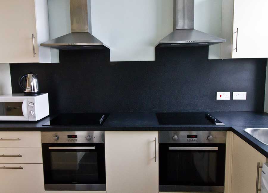 Radmoor House Student Room: Ensuite Mezzanine Room - Double ovens for cooking
