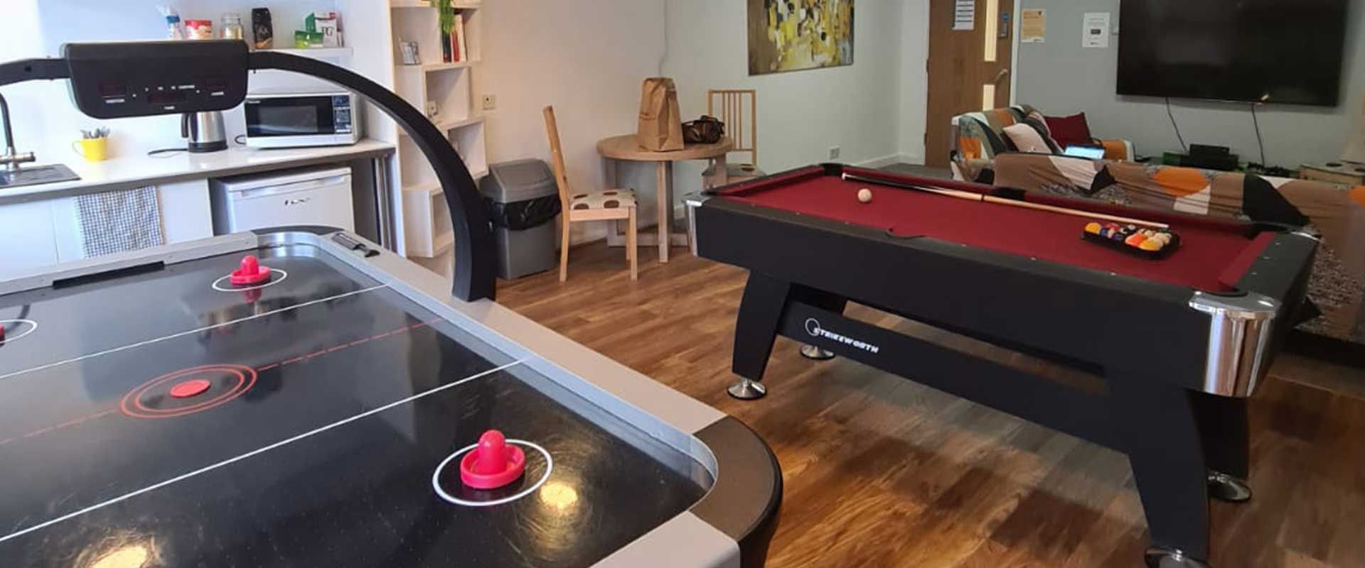 Kingfisher Halls Loughborough student accommodation - Take a break in our common room with games and movies 
