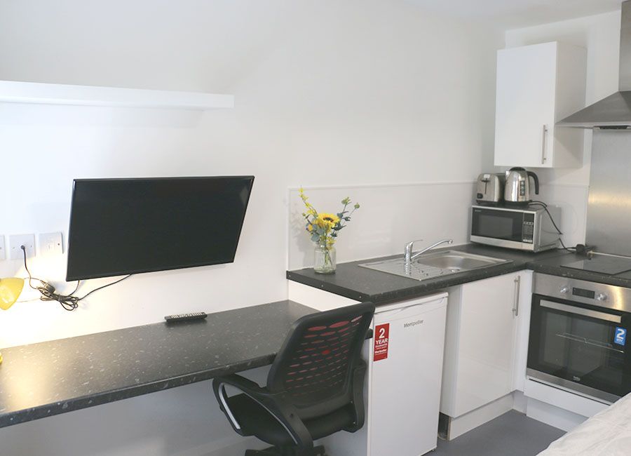 Regent Road Leicester Student Accommodation: Standard Studio - Large flat screen tv and desk area