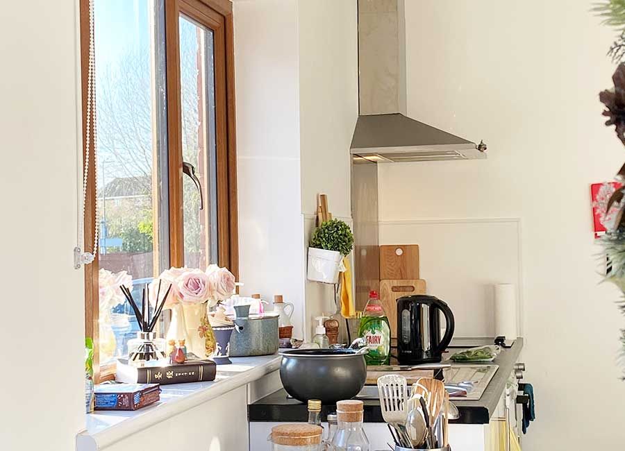 Loughborough Student Accommodation: Forest Rise: Superior Studios - Spacius bright kitchen