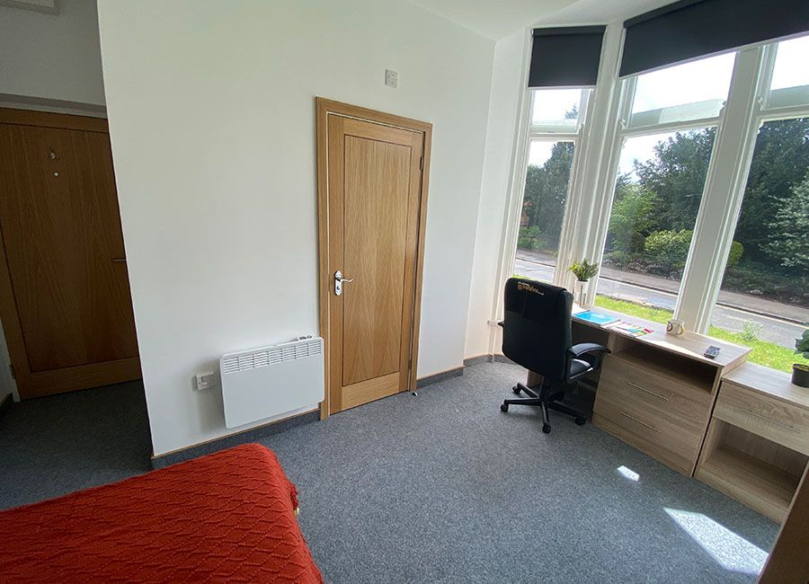 Salisbury Road Leicester Student Accommodation - Large windows to provide a bright light space