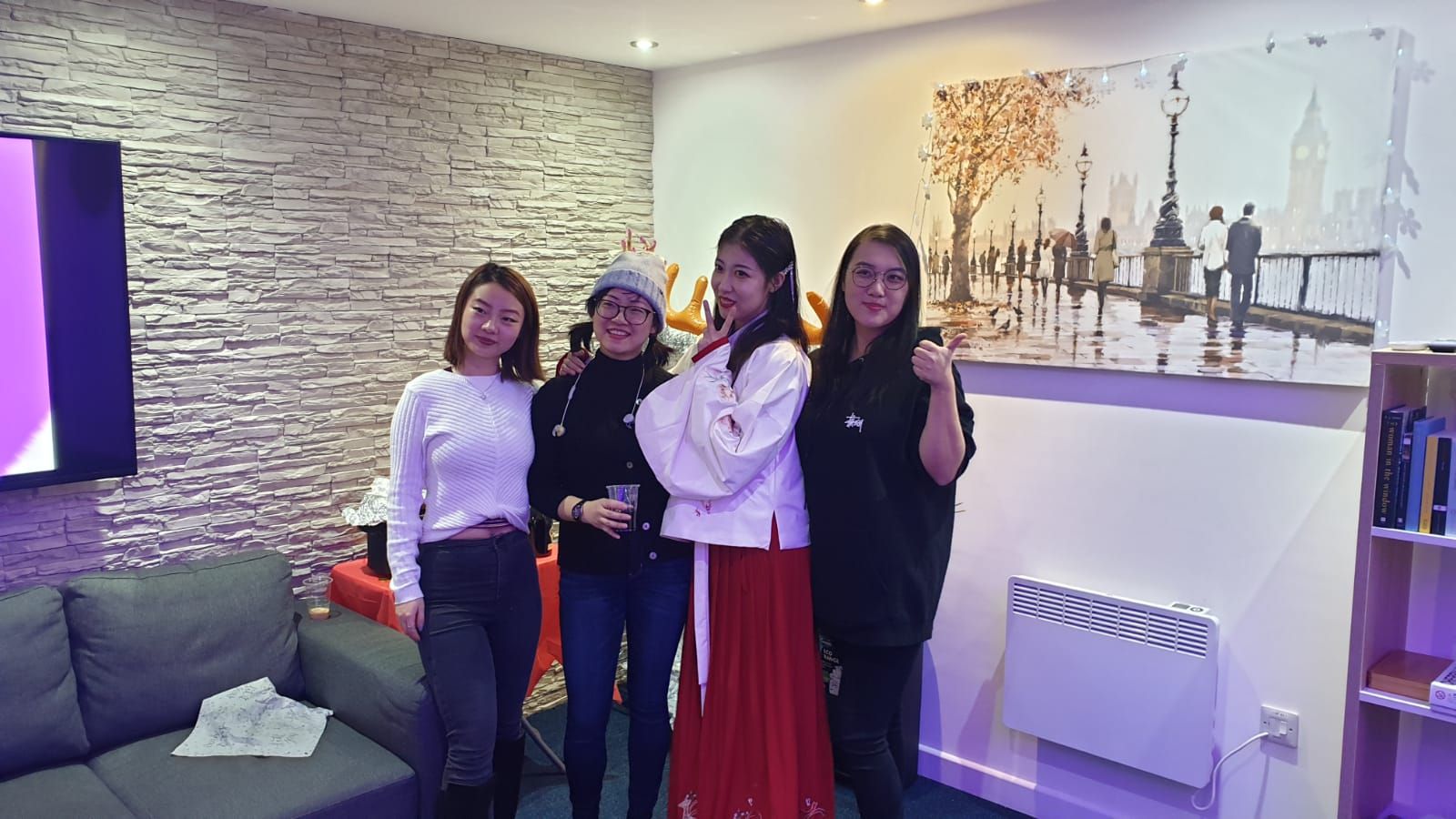 Leicester Student Beehive Xmas Party - Main Tv Room