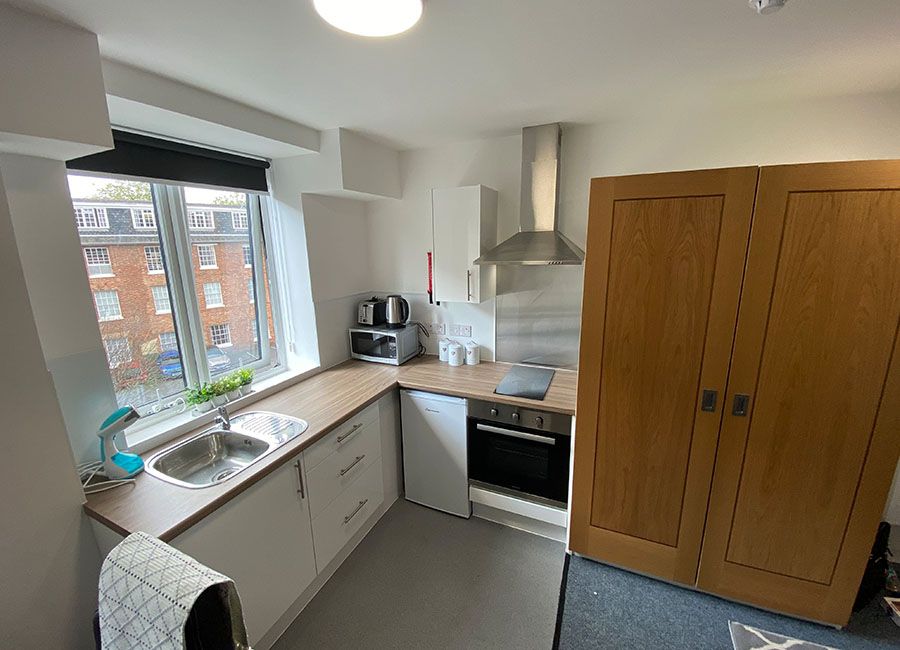 Renaissance House Loughborough Student Accommodation: Superior studio - Large kitchen with bright large windows