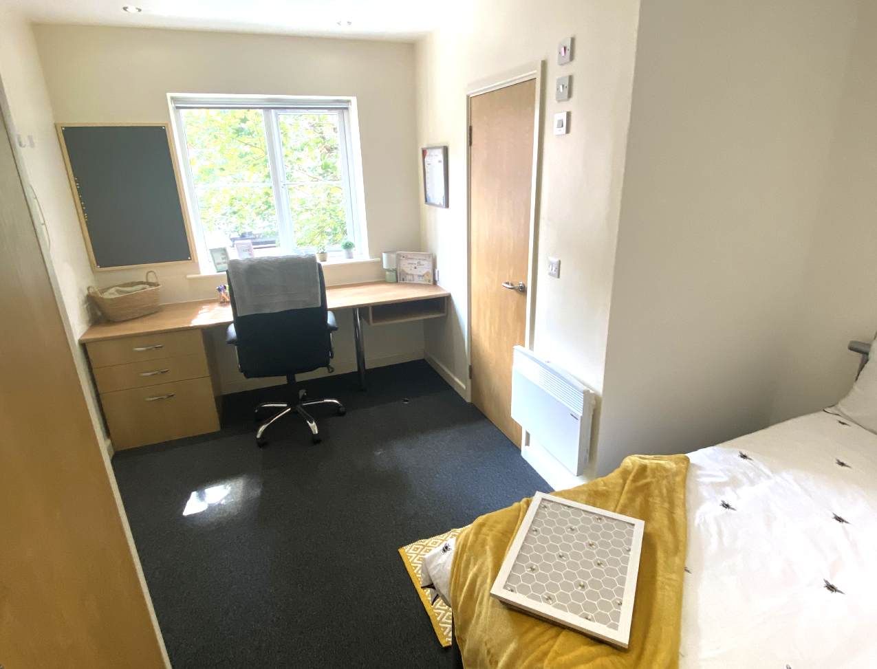 Radmoor House Loughborough Student Accommodation Superior Ensuite study desk with large window