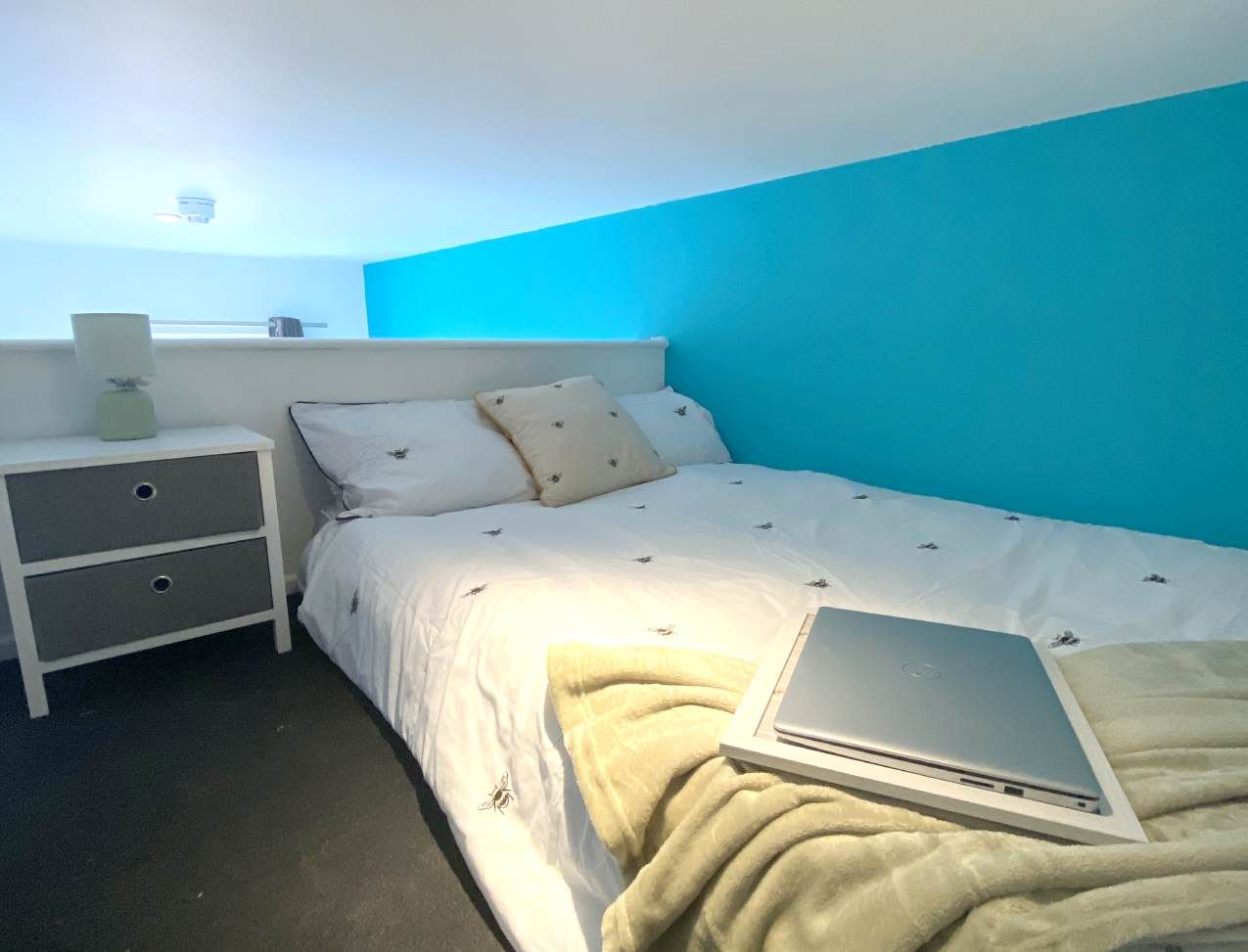 Radmoor House Student Room: Ensuite Mezzanine Room - Double bed upstairs