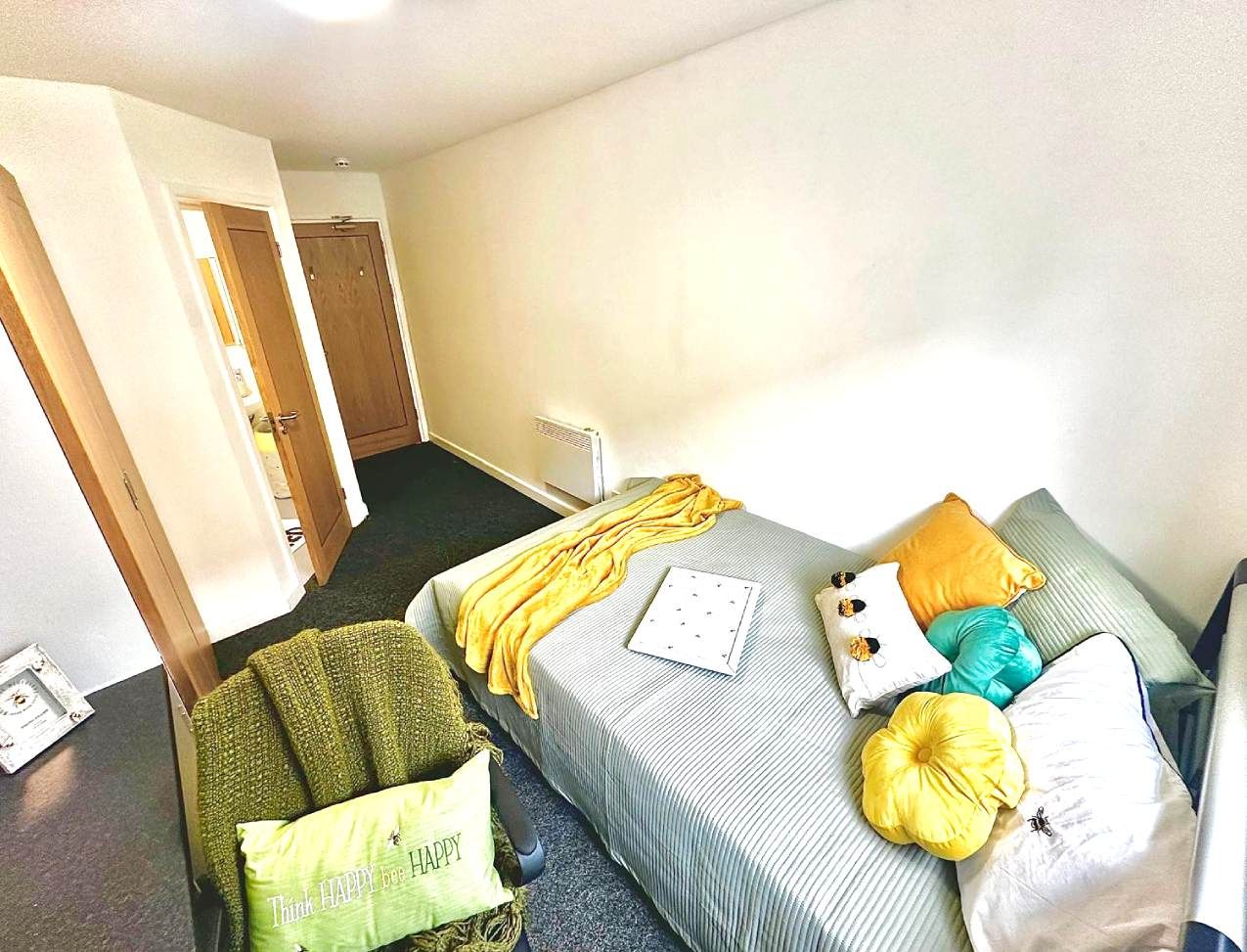 Forest Court Loughborough student accommodation: Superior Ensuite with bed and desk area showing full room area