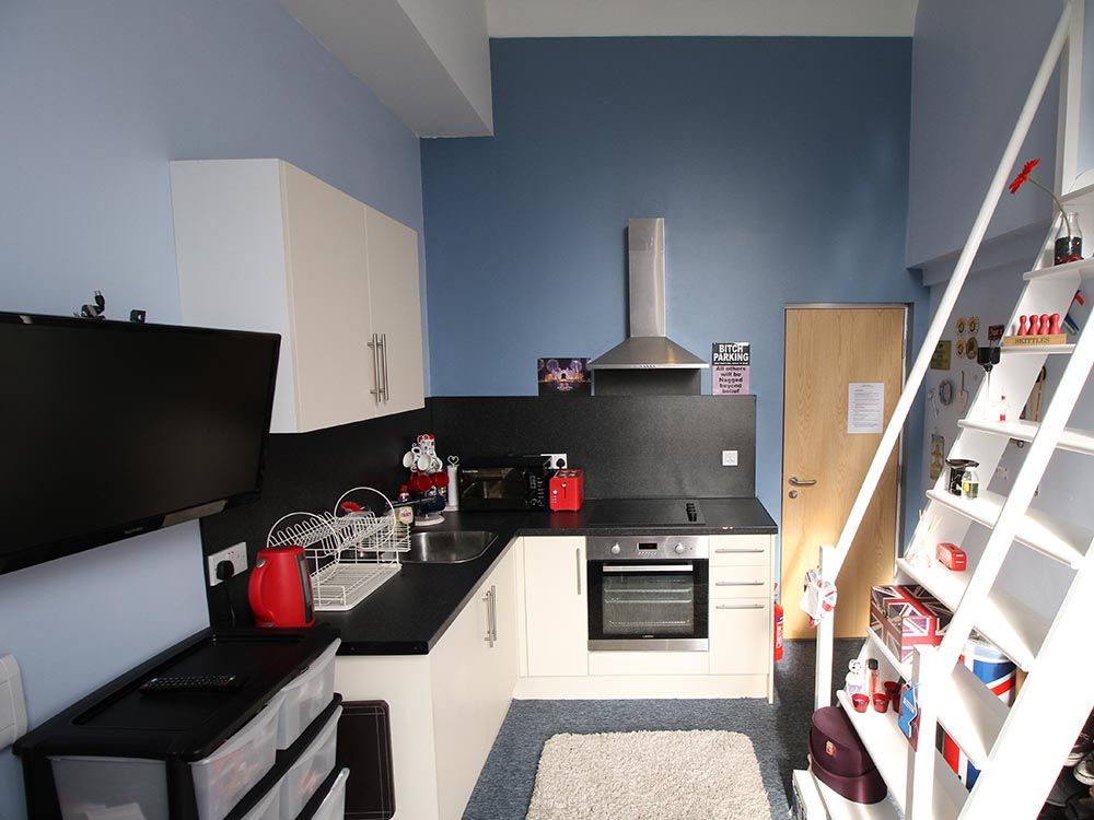 Radmoor House Loughborough Student mezzanine rooms - Kitchen