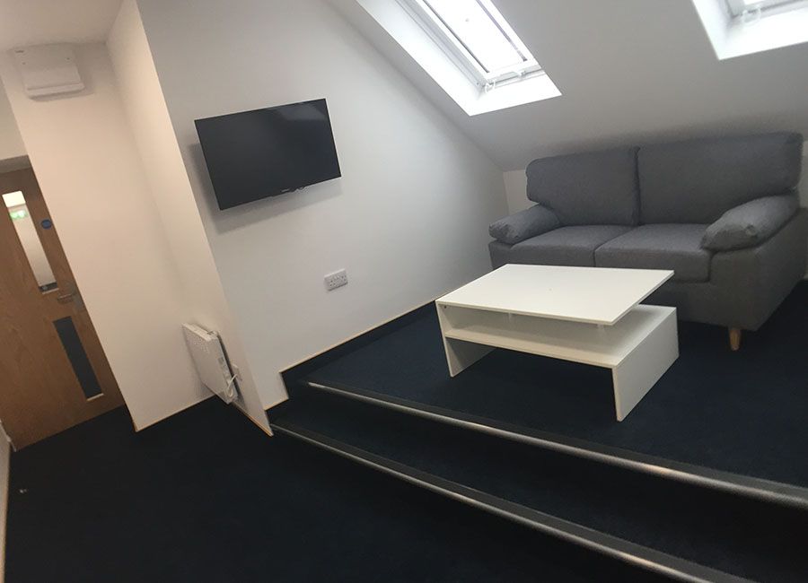 Salisbury Road Leicester Student Accommodation - Ensuite rooms - Seating area with TV