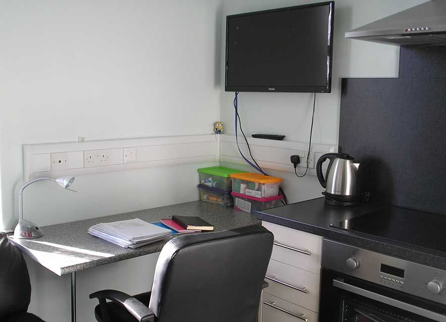 Radmoor House Leicester Student Accommodation - Standard Studios - Student study area