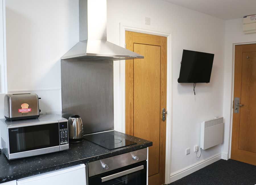 Loughborough Student Accommodation: Forest Rise: Standard Studios - Fully fitted kitchen with Oven
