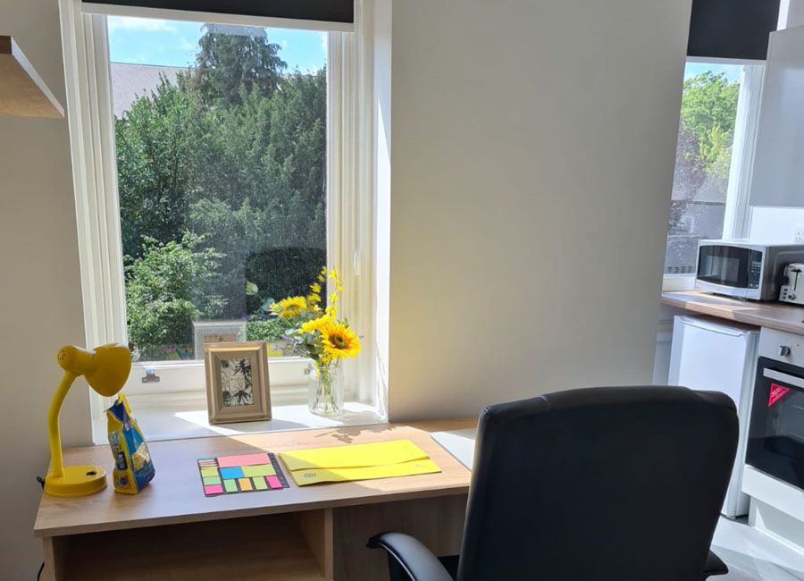 Salisbury Road Leicester Student Accommodation - One Bedroom Flat - Desk for student study
