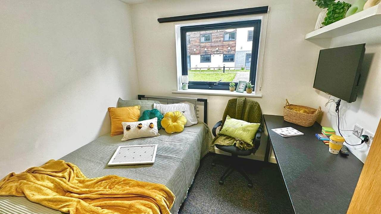 Student Accommodation in Leicester - Large open ensuite room