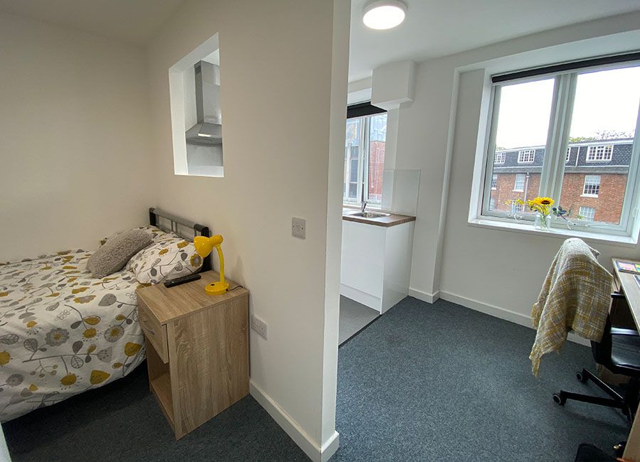 Renaissance House Loughborough Student Accommodation: One Bed Flats - Large space with double bed and desk area, large window