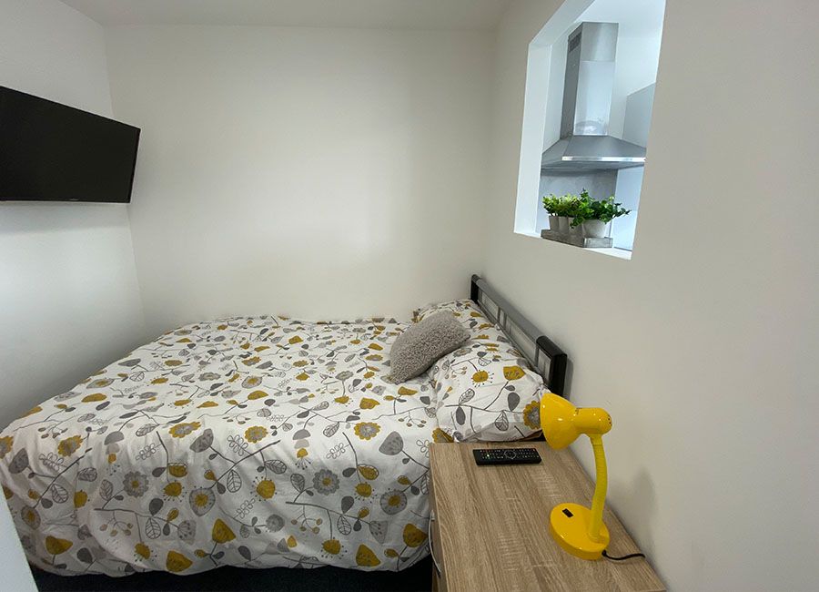 Renaissance House Loughborough Student Accommodation: One Bed Flats - Large double bed and large screen TV