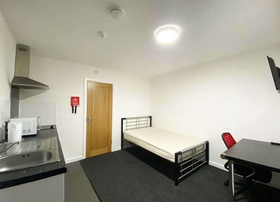 Loughborough Student Accommodation: Forest Rise: Superior Studios - Great large space with all student needs