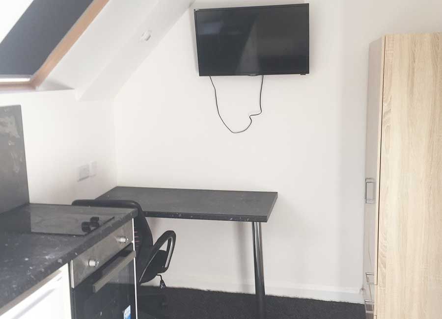 Loughborough Student Accommodation: Forest Rise: Superior Studios - TV on wall