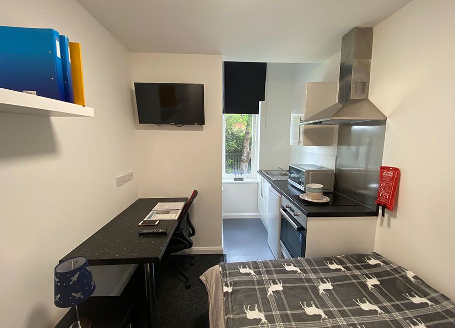 Regent Road Leicester Student Accommodation: Standard Studio - Large study area