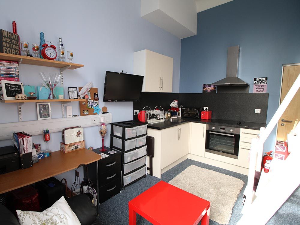 Radmoor House Loughborough Student mezzanine rooms - Study area