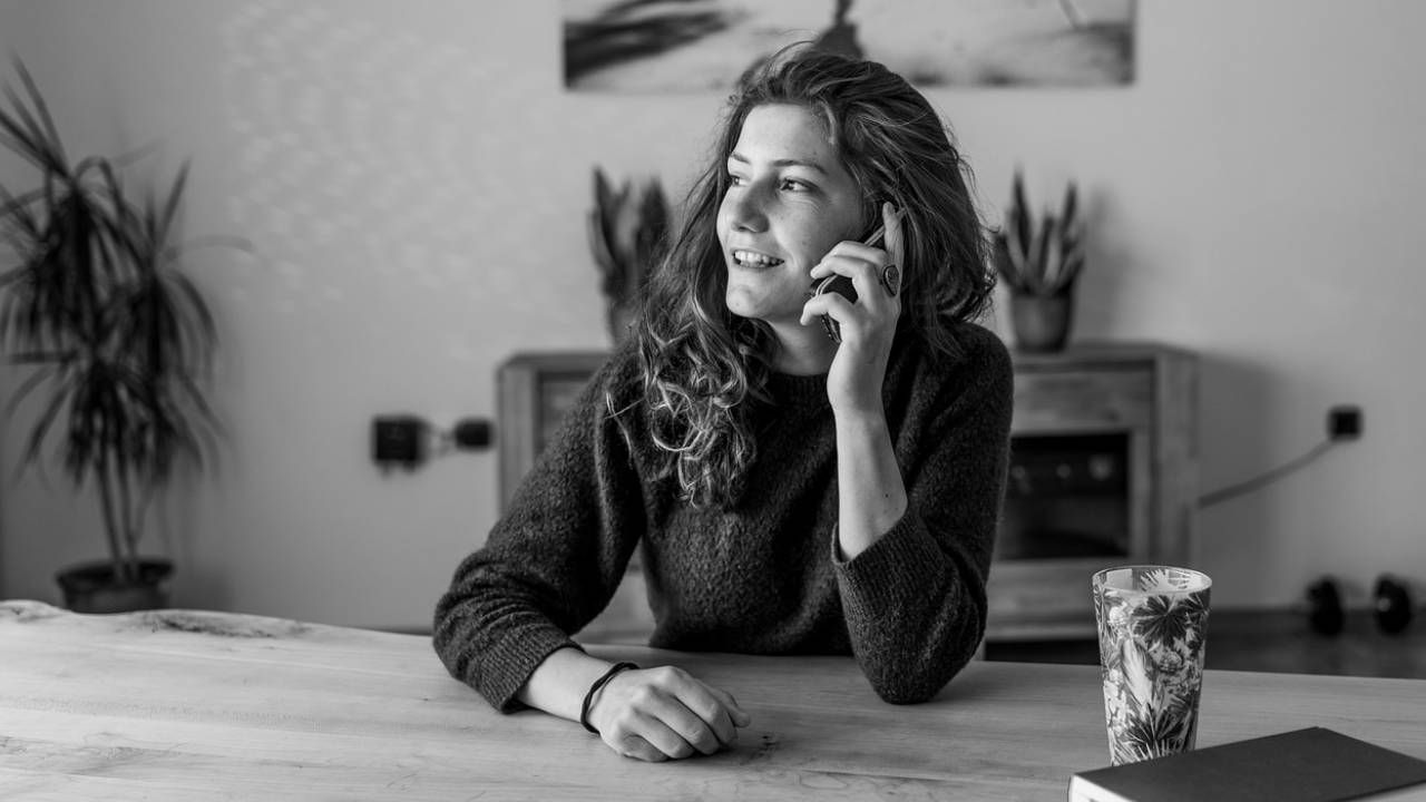 Nottingham students dleaving their Student Beehive Nottingham University Accommodation