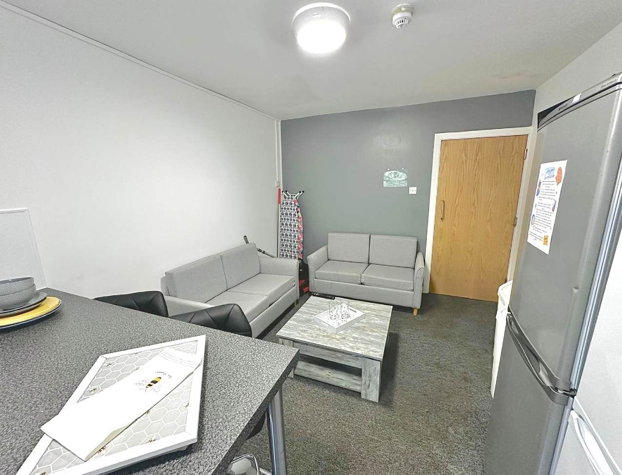 Forest Court: Ensuite Rooms Platinum - large itting area