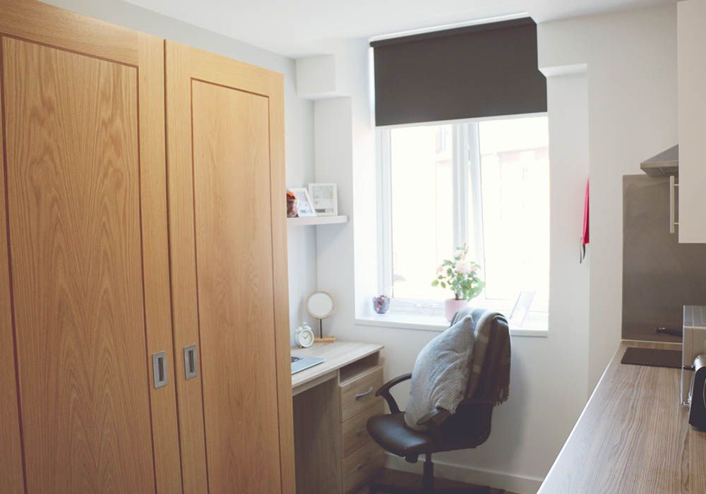 Leicester Student Studio - Large closet and fully equiped kitchen