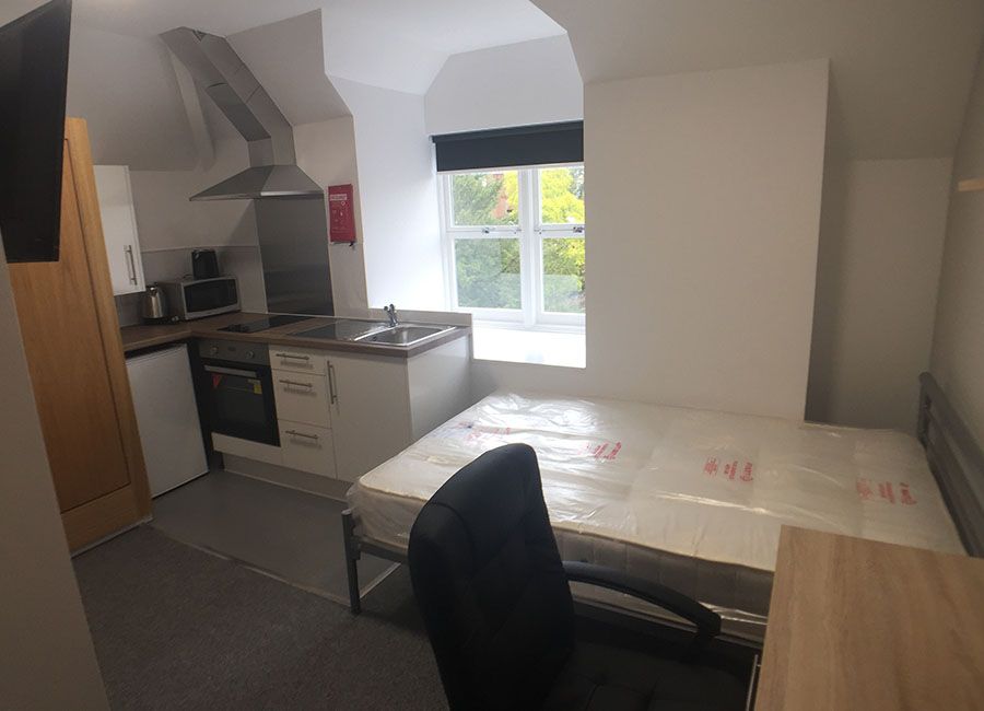 Salisbury Road Leicester Student Accommodation - Standard Studio - Spcaious open space