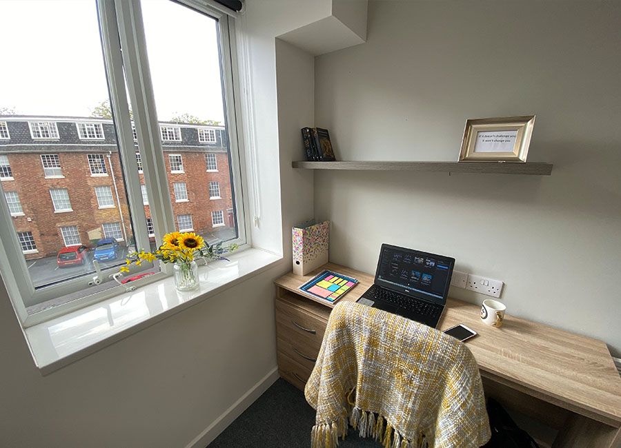 Renaissance House Loughborough Student Accommodation: One Bed Flats - Study desk
